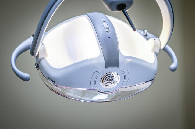 Lampa dentystyczna