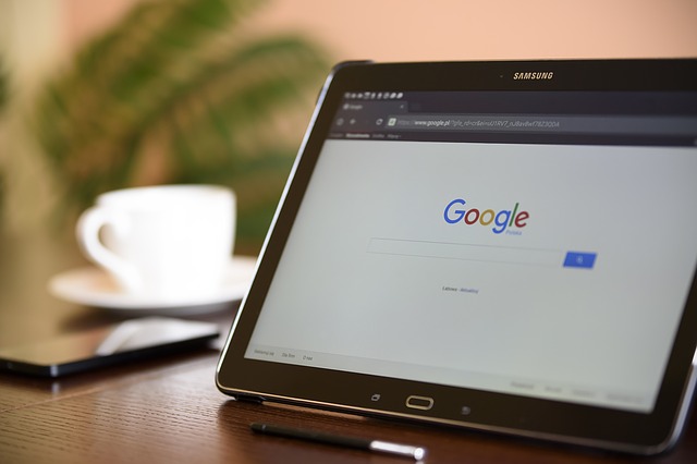 tablet samsung biurko