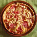 Pizza z ananasem i szynką