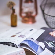 Rozłożony katalog firmowy